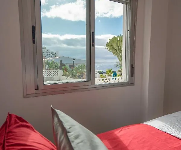 Luxurious With Large Terrace And Sea Views Lejlighed *