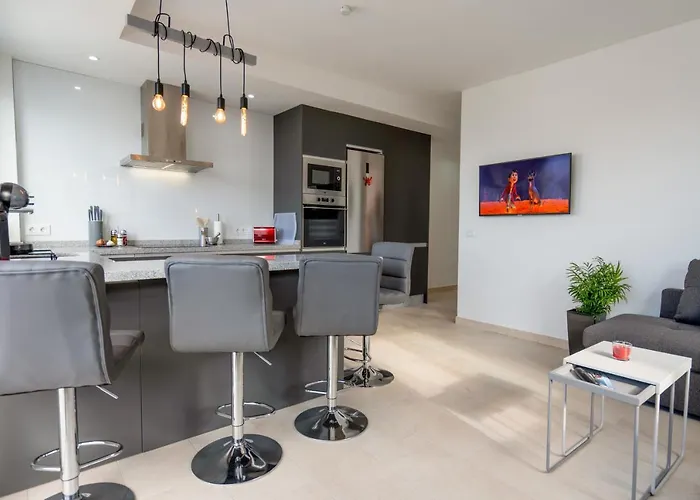 Luxurious With Large Terrace And Sea Views Lejlighed