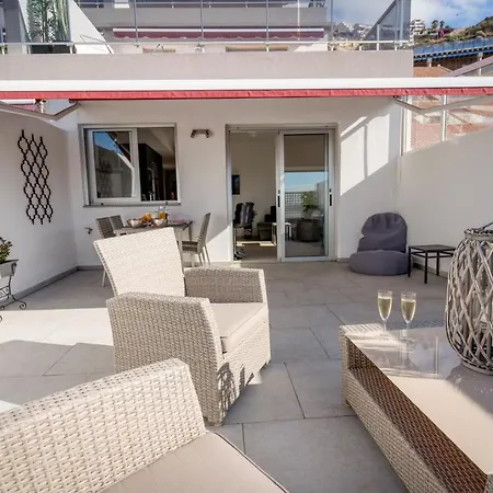 Luxurious With Large Terrace And Sea Views Apartamento