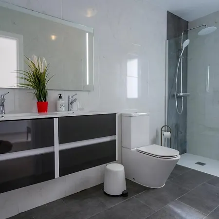 Daire Luxurious With Large Terrace And Sea Views *