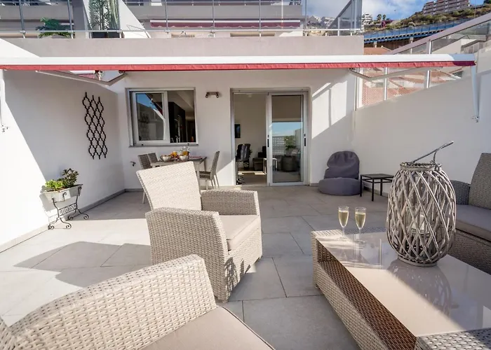 Luxurious With Large Terrace And Sea Views Apartamento