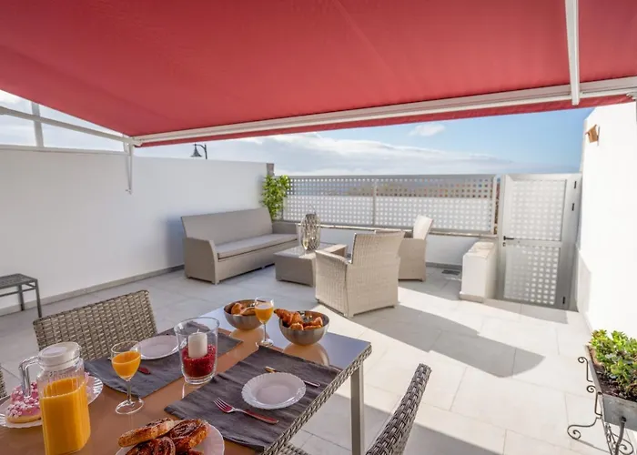 Luxurious With Large Terrace And Sea Views *