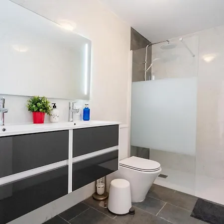 アパート Luxurious With Large Terrace And Sea Views *